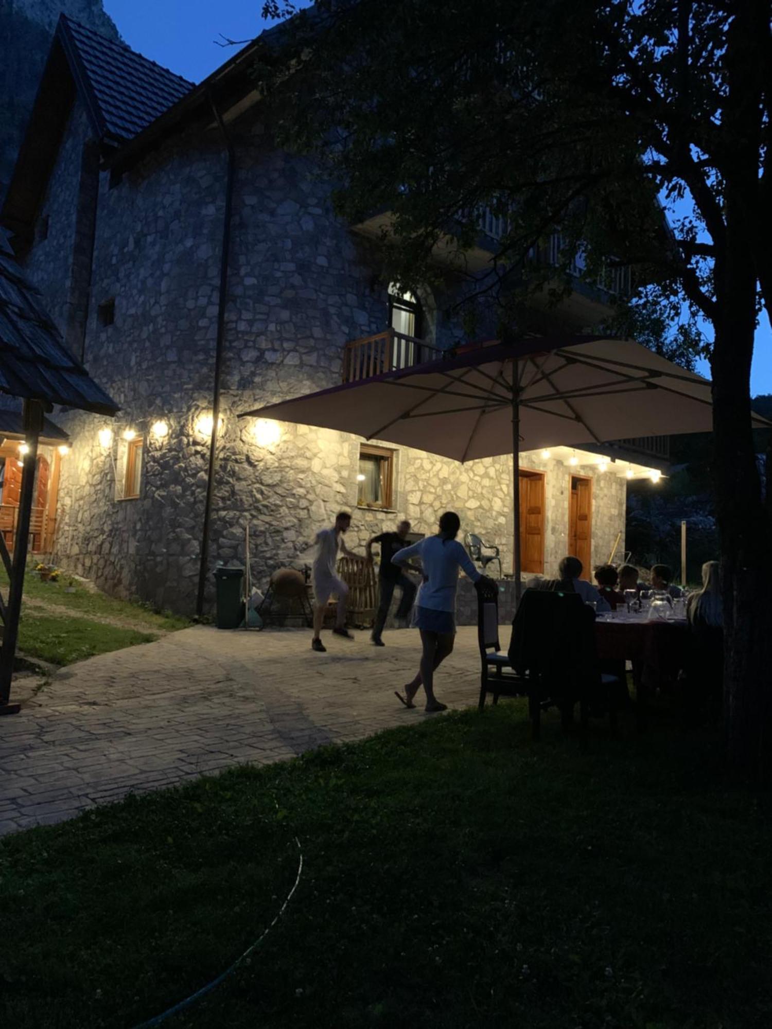 Stonehouse Villa Вальбоне Екстер'єр фото